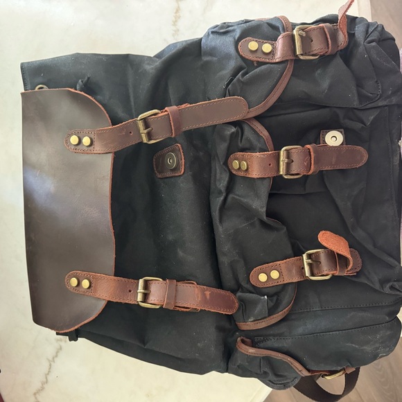 NEW MENS BACKPACK DISTRESSED - Picture 8 of 8